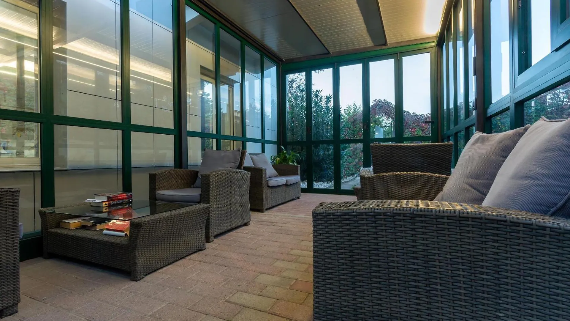 Hotel La Quercia Mozzo 3*,  Italy