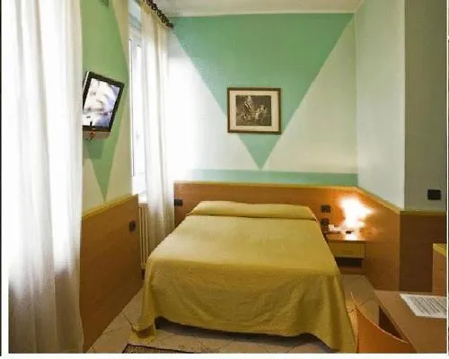 Hotel La Quercia Mozzo 3*,