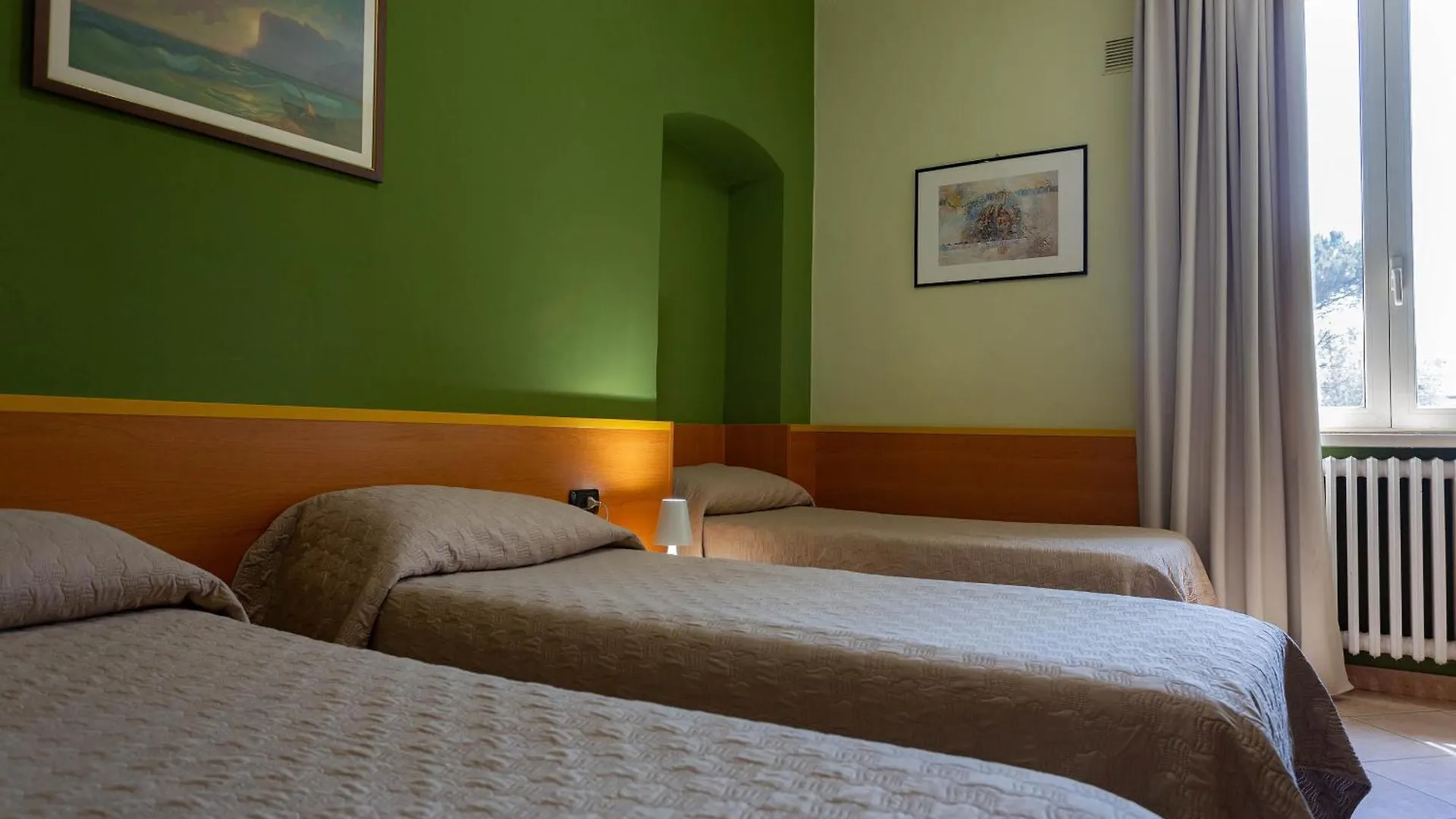 Hotel La Quercia Mozzo 3*,  Italy